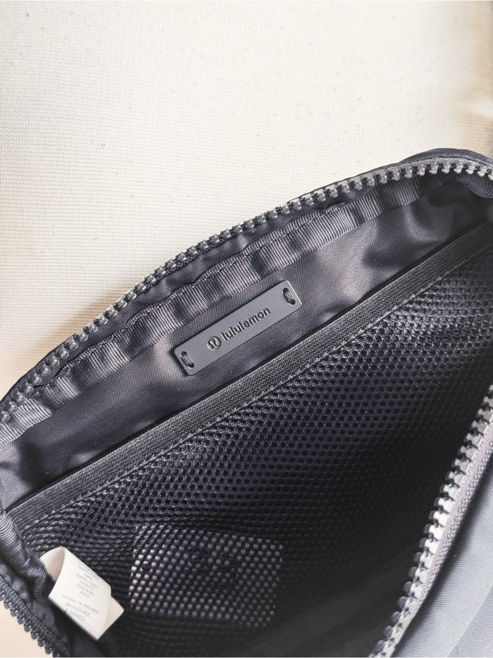Lululemon Everywhere Belt Bag 1L Black Recycled Nylon Crossbody Fanny Pack - Picture 5 of 9
